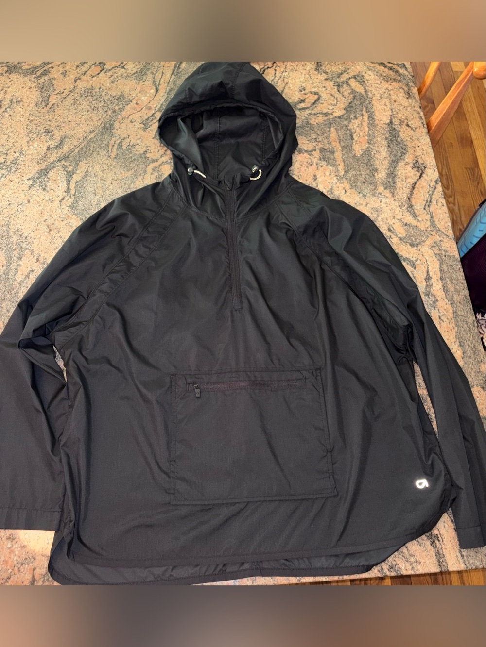 GapFit Lightweight Hooded Performance Windbreaker Jacket, Size M